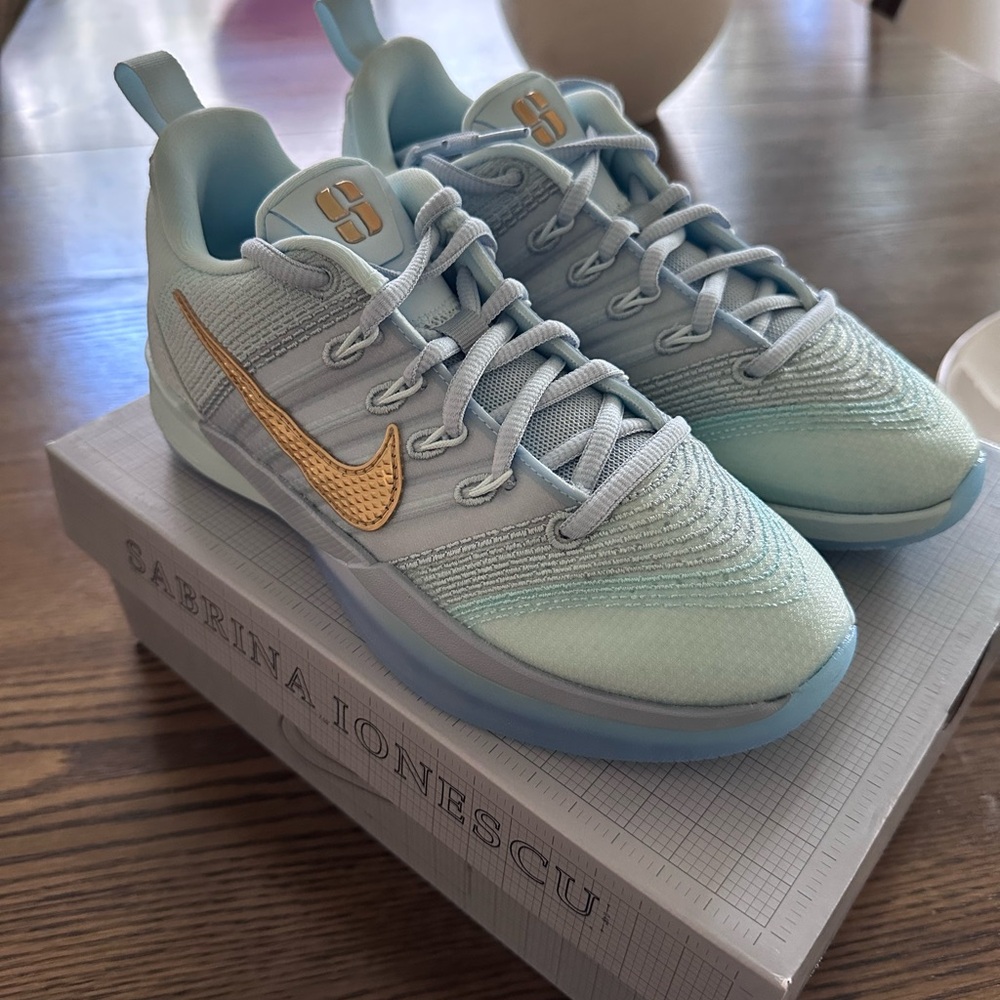 Nike Sabrina 3 "Blueprint"
Big Kids' Basketball Shoes